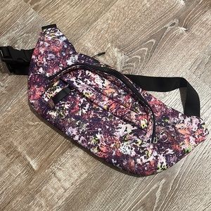 Lululemon Seawheeze Fanny pack